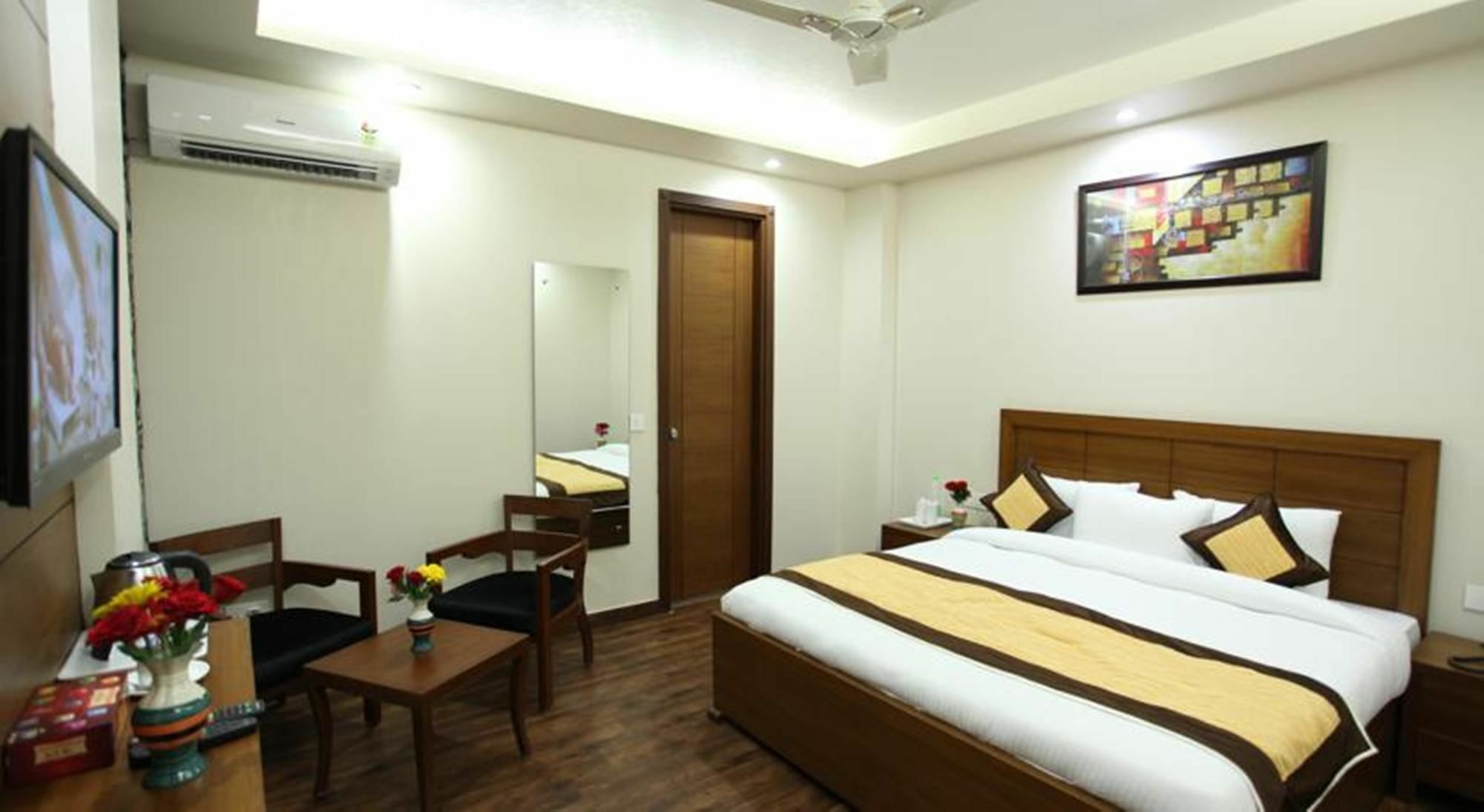 Hotel H.C Grand Nueva Delhi Exterior foto